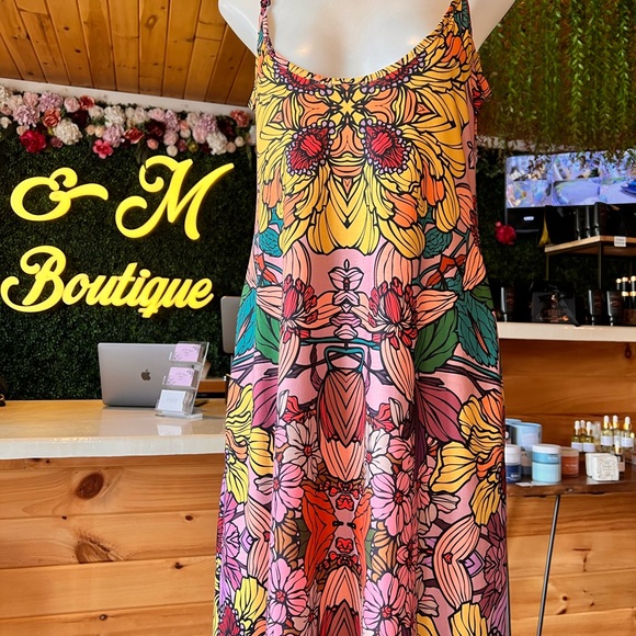 Nuvula Golden Garden Maxi Dress - Picture 8 of 8